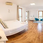 Seafront Seaview Center Old Town 1,2,3,4 By Rentistra Appartement Umag