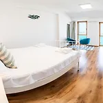 Seafront Seaview Center Old Town 1,2,3,4 By Rentistra Appartement Umag