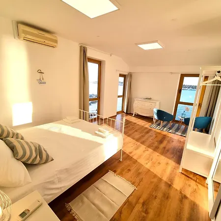 Apartment Seafront Seaview Center Old Town 1,2,3,4 By Rentistra