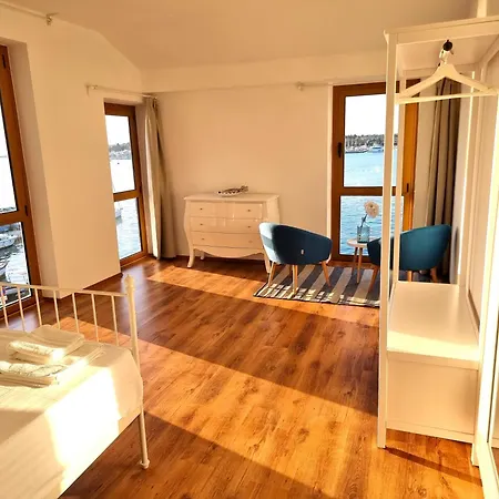 Seafront Seaview Center Old Town 1,2,3,4 By Rentistra Apartman *