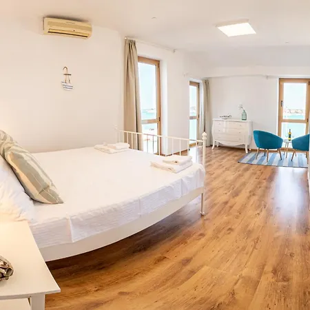 Seafront Seaview Center Old Town 1,2,3,4 By Rentistra Apartman Umag