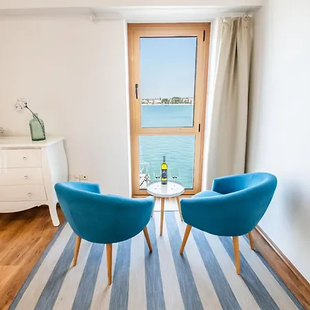 Apartment Seafront Seaview Center Old Town 1,2,3,4 By Rentistra *