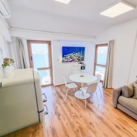 Apartman Seafront Seaview Center Old Town 1,2,3,4 By Rentistra Umag