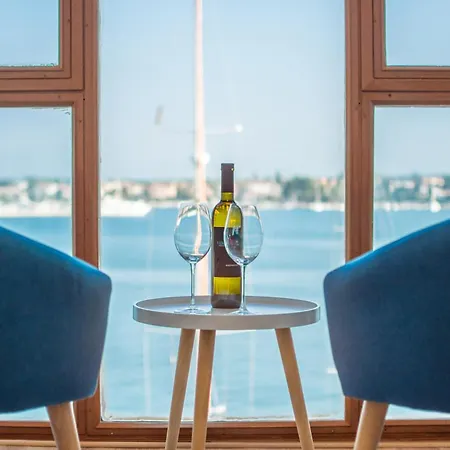 Seafront Seaview Center Old Town 1,2,3,4 By Rentistra * Umag