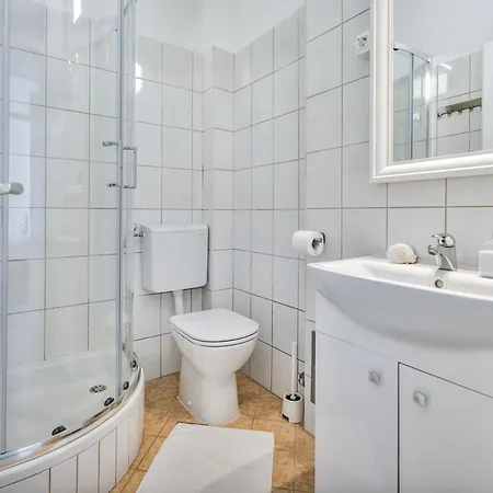 Apartment Seafront Seaview Center Old Town 1,2,3,4 By Rentistra