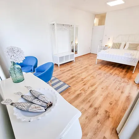 Seafront Seaview Center Old Town 1,2,3,4 By Rentistra * Umag